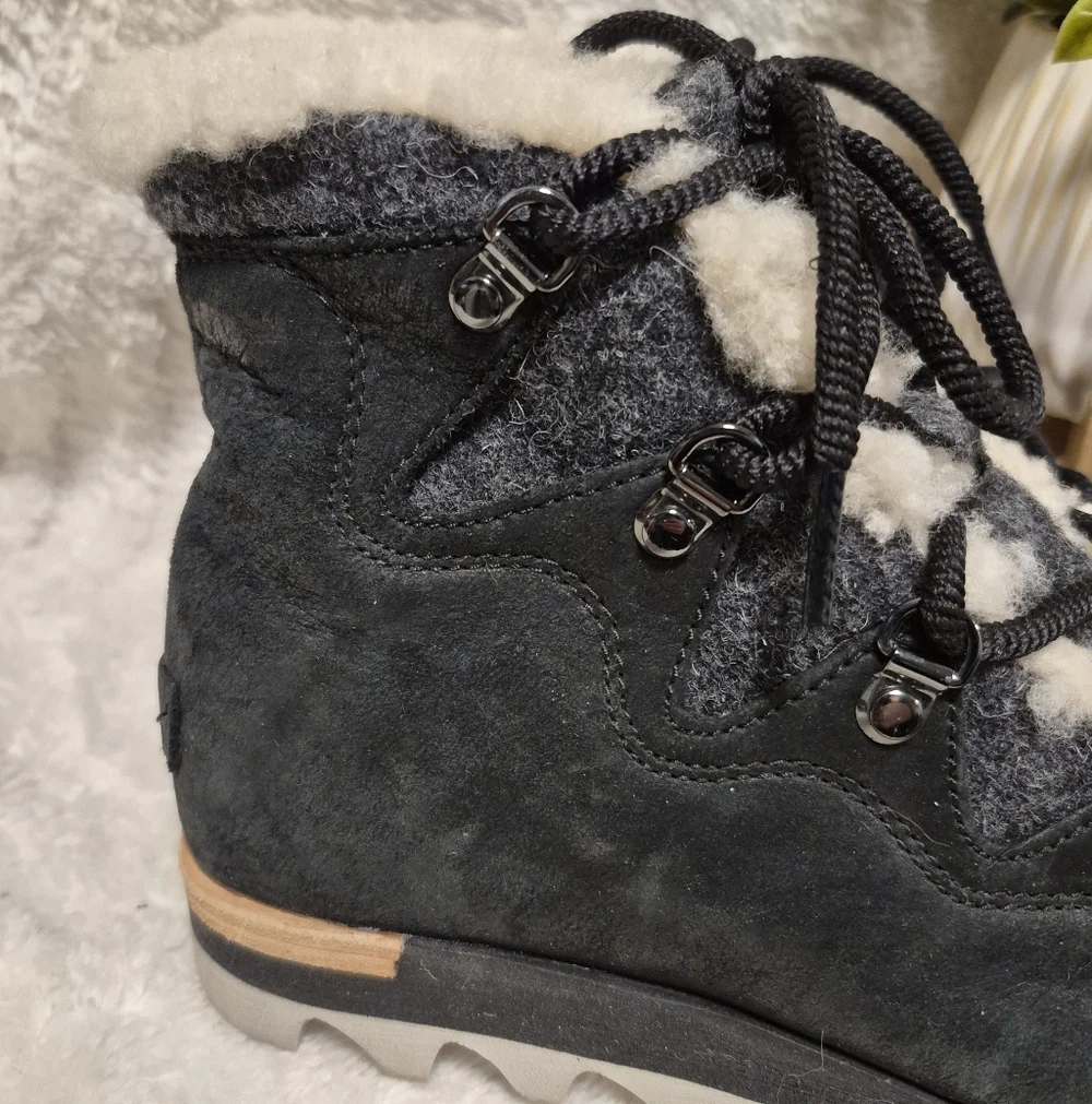 Sorel these sneakchic